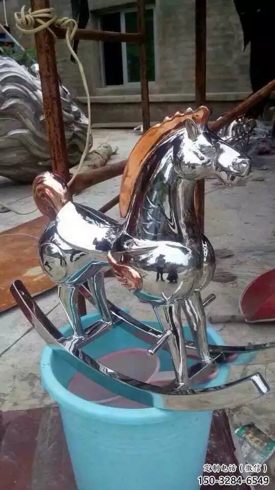 街道戰(zhàn)馬雕塑，動物小品，鏡面工藝