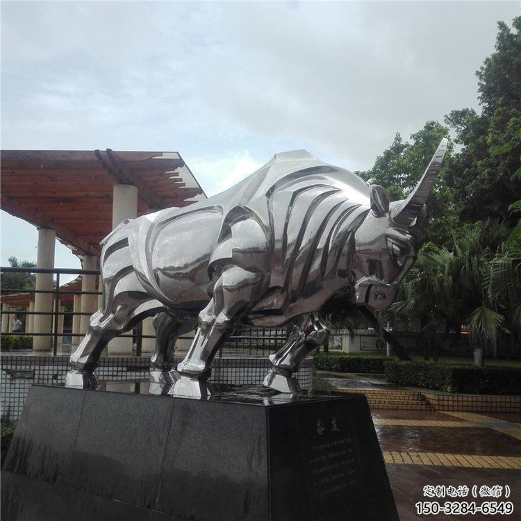 小區(qū)黃牛雕塑，抽象主題，鑄銅工藝