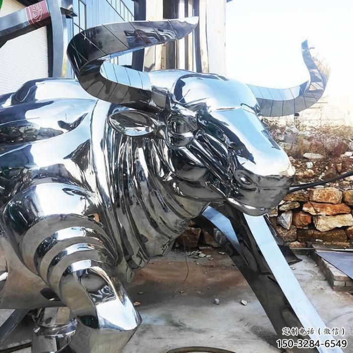 景區(qū)犀牛雕塑，鍍金歐式雕塑，鐵藝材質(zhì)