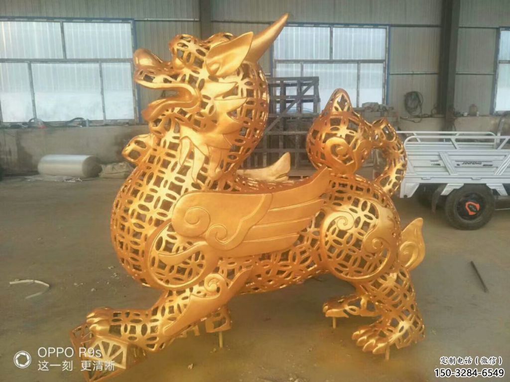 售樓部貔貅雕塑，噴砂發(fā)光雕塑，彩繪題材