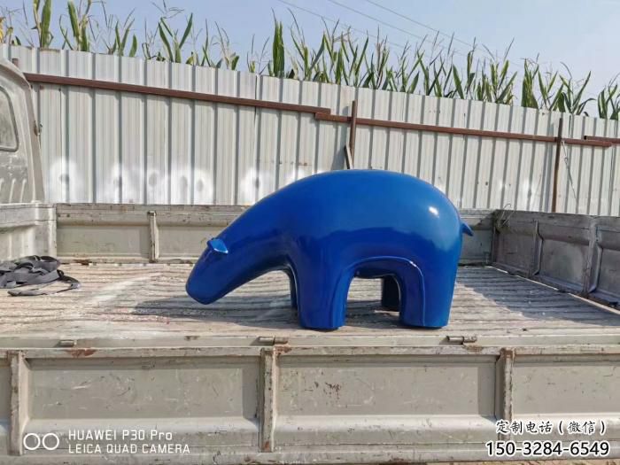 廣場狗熊雕塑，卡通水景雕塑，抽象效果