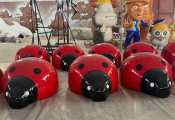 景區瓢蟲雕塑，鍍金歐式雕塑，鐵藝材質