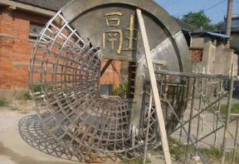 售樓部銅錢雕塑，噴砂發(fā)光雕塑，烤漆題材