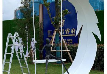 異形羽毛雕塑 現(xiàn)代校園小品 校園雕塑