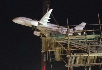 農(nóng)村飛機(jī)雕塑 抽象藝術(shù)擺件 烤漆雕塑
