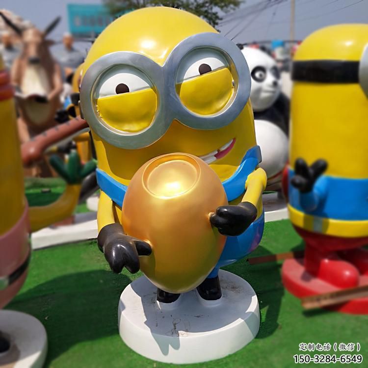 別墅區(qū)小黃人雕塑 大型別墅區(qū)動(dòng)漫雕塑 彩繪卡通雕塑