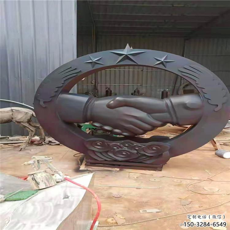 公園握手雕塑 鏡面公園雕塑 標(biāo)志誠(chéng)信雕塑