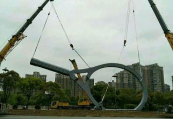 美陳球拍雕塑 異形噴水體育雕塑 酒店網(wǎng)球拍雕塑