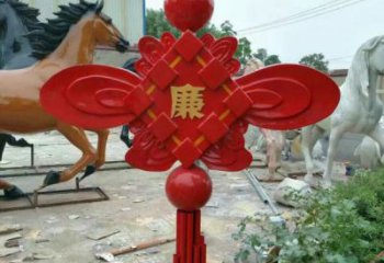 操場(chǎng)中國(guó)結(jié)雕塑廠家，烤漆工藝制作，民俗文化標(biāo)識(shí)