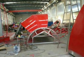 廣場花籃雕塑優(yōu)價(jià)，鋼管組合，玫瑰花花籃雕塑異型特供