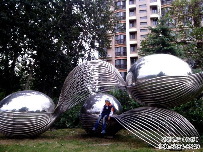 廣場恐龍蛋雕塑