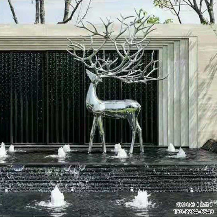 梅花鹿雕塑定制，動(dòng)物風(fēng)格，鏡面梅花鹿雕塑供給