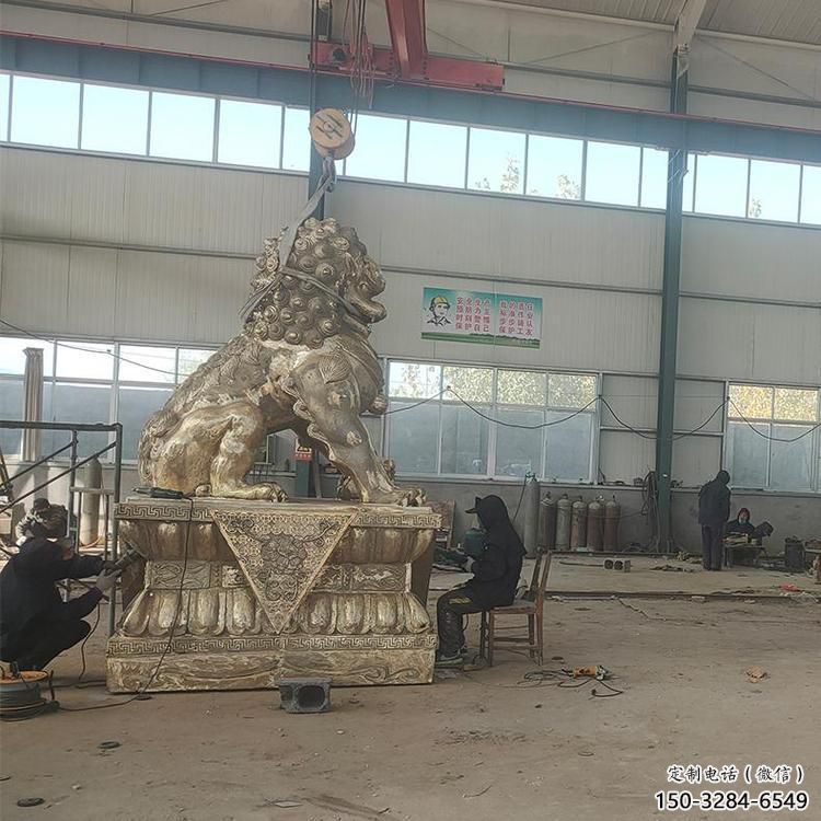 大型獅子雕塑展品，鑄銅制作，金屬蹲獅雕塑精品