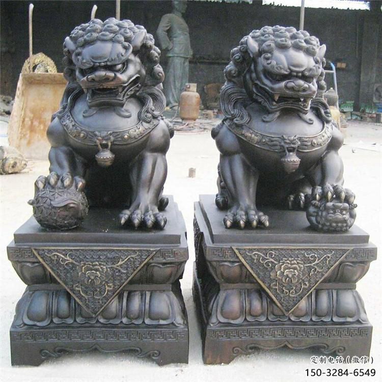青銅獅子雕塑生產，圓雕系列，仿古蹲獅雕塑生產商