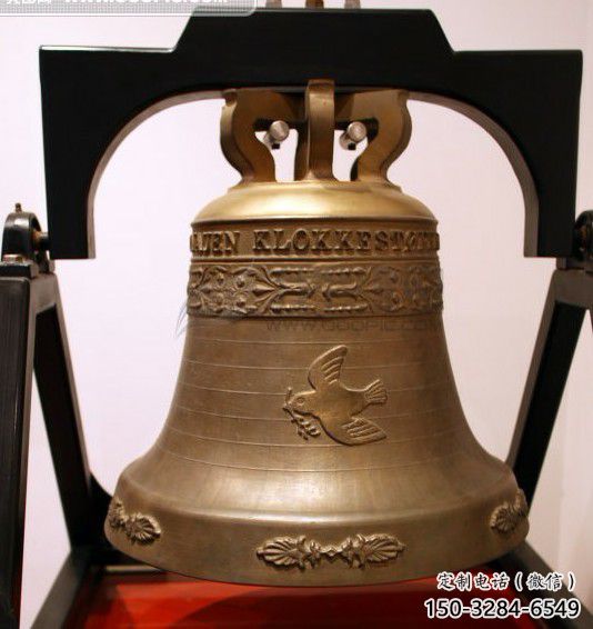 平直形黃銅鐘雕塑