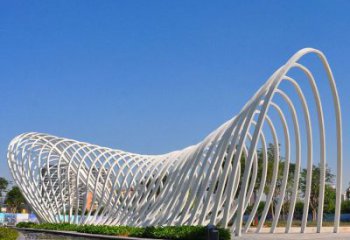 不銹鋼線條廊架雕塑，抽象美學原理設計