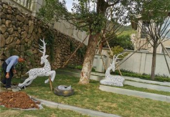 美陳小鹿雕塑供應，城區小品，鏤空小鹿雕塑制造商