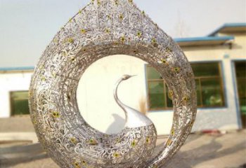 孔雀雕塑選用，美陳雕塑，鏤空鐵藝孔雀雕塑廠家?