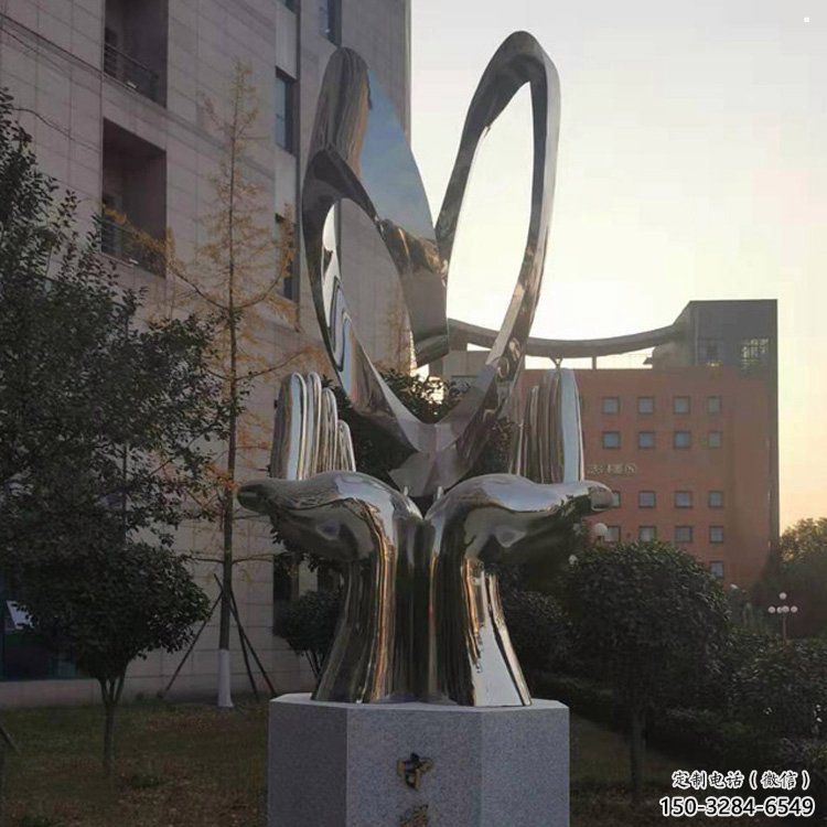 雙手雕塑廠家，水景雕塑，別墅不銹鋼雙手雕塑制作