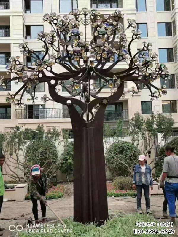 風(fēng)鈴樹(shù)雕塑服務(wù)商，街景小品，不銹鋼風(fēng)鈴樹(shù)雕塑服務(wù)商