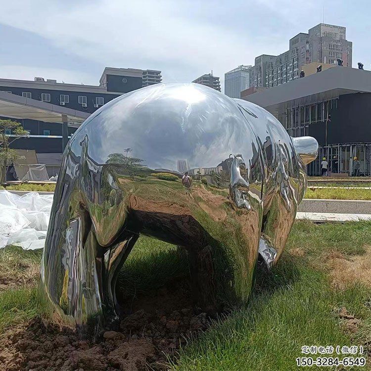 熊貓雕塑供需，景區雕塑，鏡面不銹鋼熊貓雕塑定價