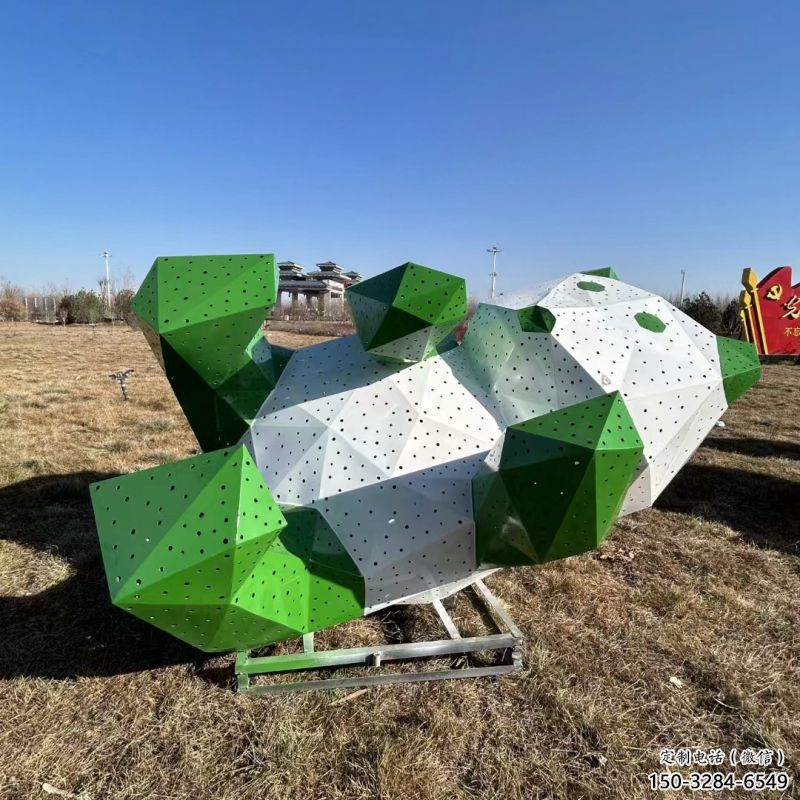 廣場熊貓雕塑供需，廣場雕塑，切面熊貓雕塑定制