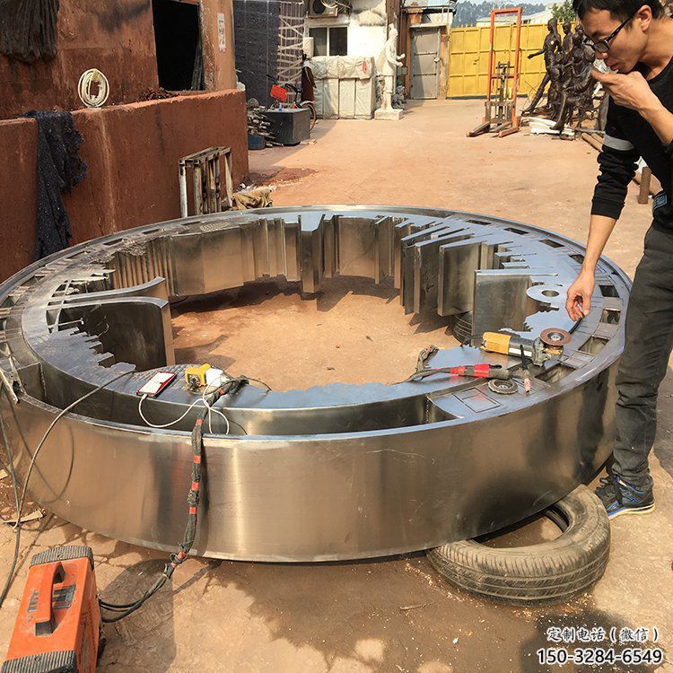 白鋼圓圈雕塑優選，陸地擺件，不銹鋼圓圈雕塑制作承接