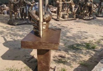 手握鋼筆雕塑承接，城市雕塑，仿銅手握鋼筆雕塑廠家