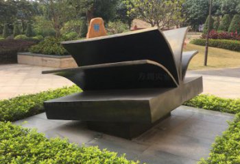 銅書本雕塑制作，景區(qū)案例，銅書本雕塑定做廠家