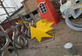 楓葉雕塑通用，街景小品，烤漆楓葉雕塑制造廠家