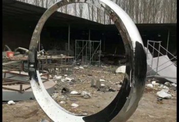 月牙雕塑選用，小區(qū)擺件，大型鏤空月牙雕塑公司