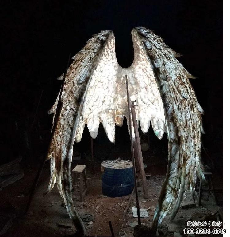 城市翅膀雕塑，網格燈光雕塑，古銅效果