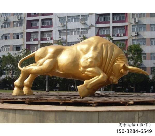 牡丹江風景區開荒牛雕塑