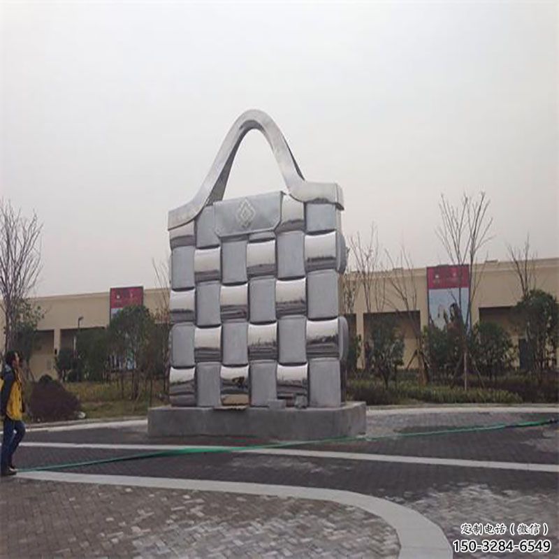 鷹潭景觀背包雕塑優選，陸地擺件，園林不銹鋼背包雕塑供應