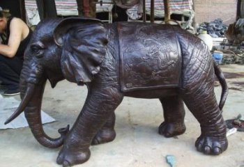 南昌庭院大象雕塑定做，廣場(chǎng)雕塑，室外銅大象雕塑提供