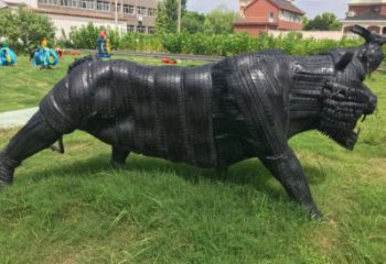 黃南輪胎牛雕塑承接，鍛造工藝，仿銅輪胎牛雕塑訂做